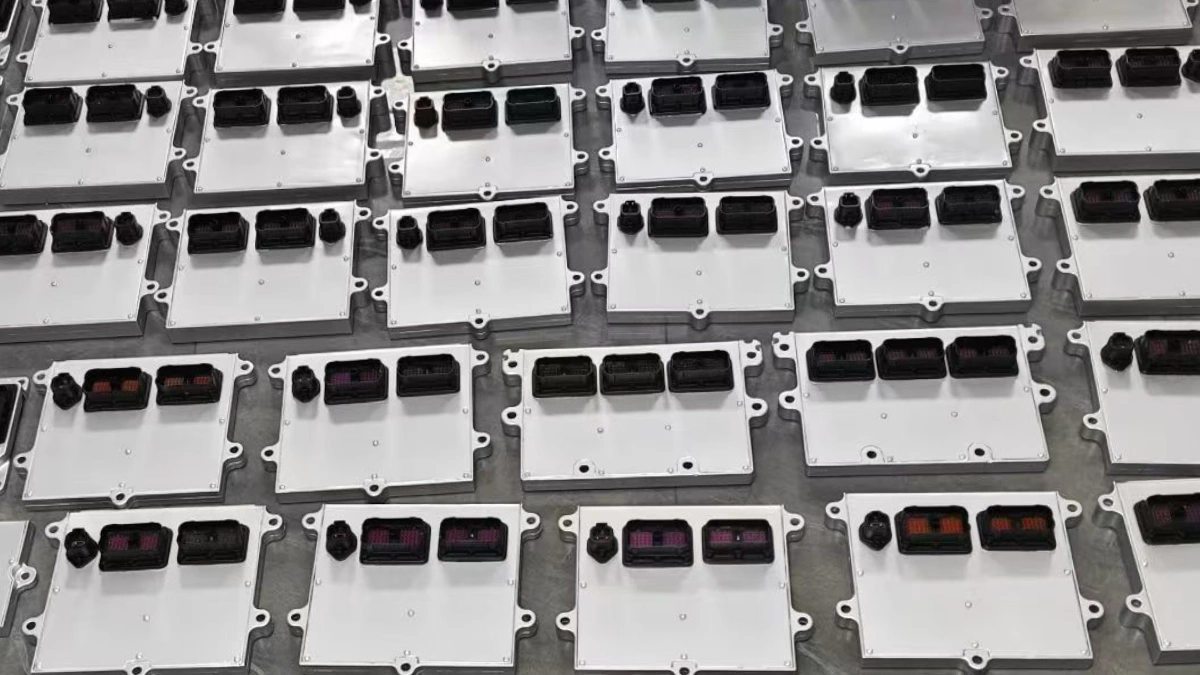 Aftermarket replacement ECM controller for Cummins engines